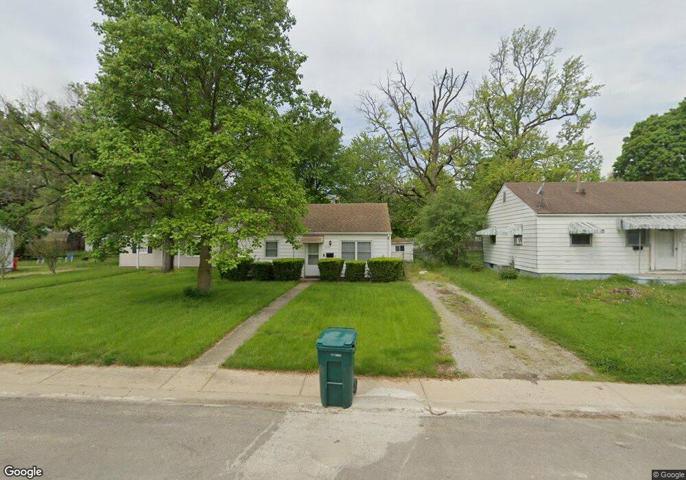 1313 S Lawn Dr, Mattoon, IL 61938 - photo 1