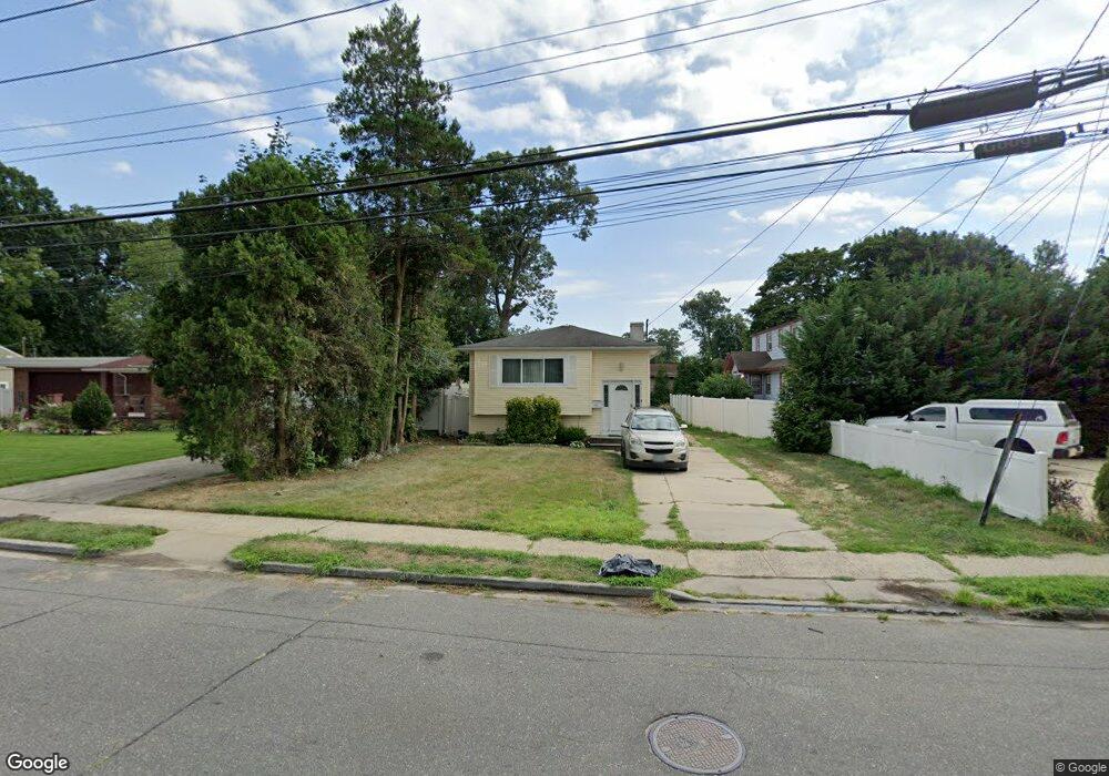 561 Pinebrook Ave, West Hempstead, NY 11552 - photo 1