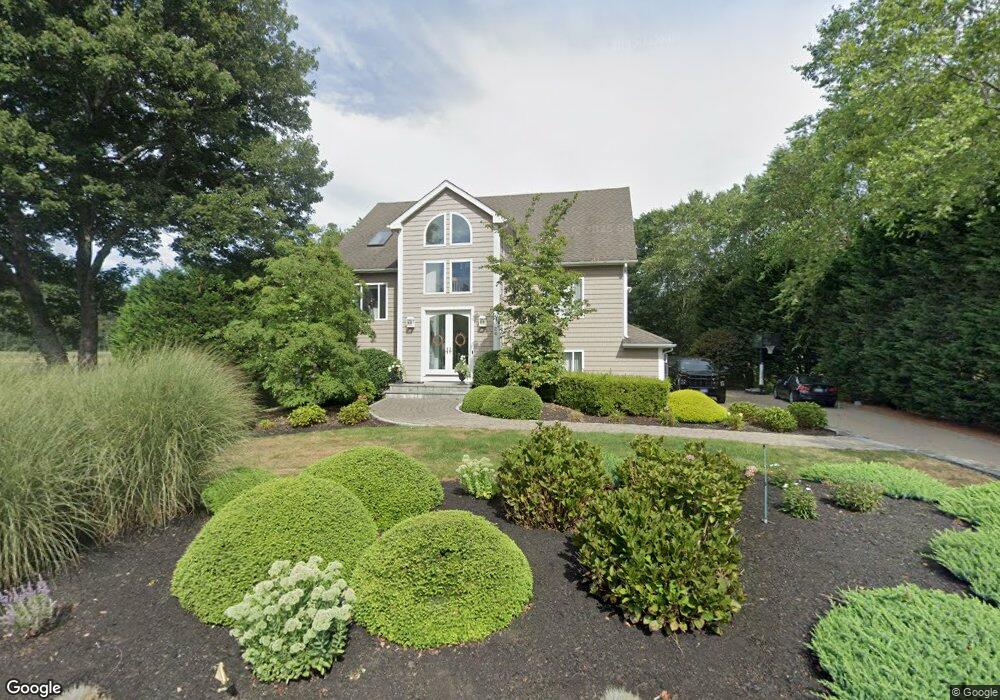 24 Circuit Dr, Narragansett, RI 02882 - photo 1