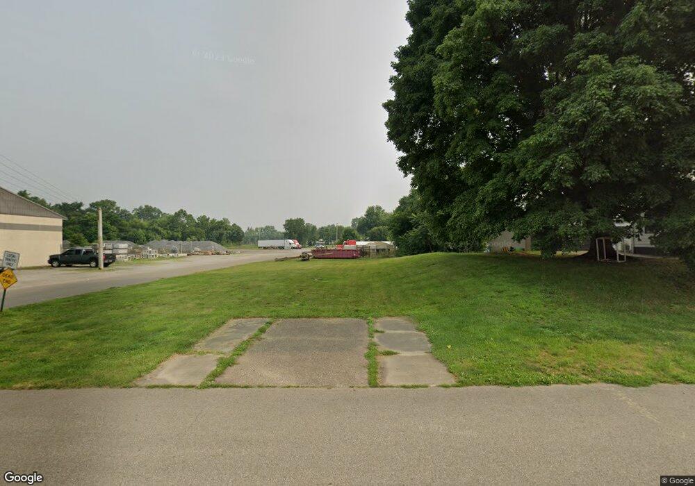 102 Locust St, Coshocton, OH 43812 - photo 1