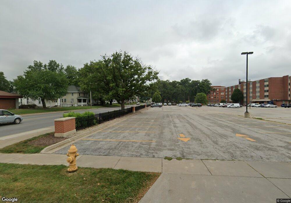 402 W Locust St, Davenport, IA 52803 - photo 1