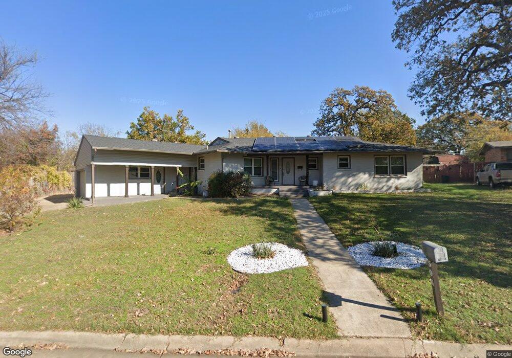 504 Shadowbrook Ln, Hurst, TX 76053 - photo 1