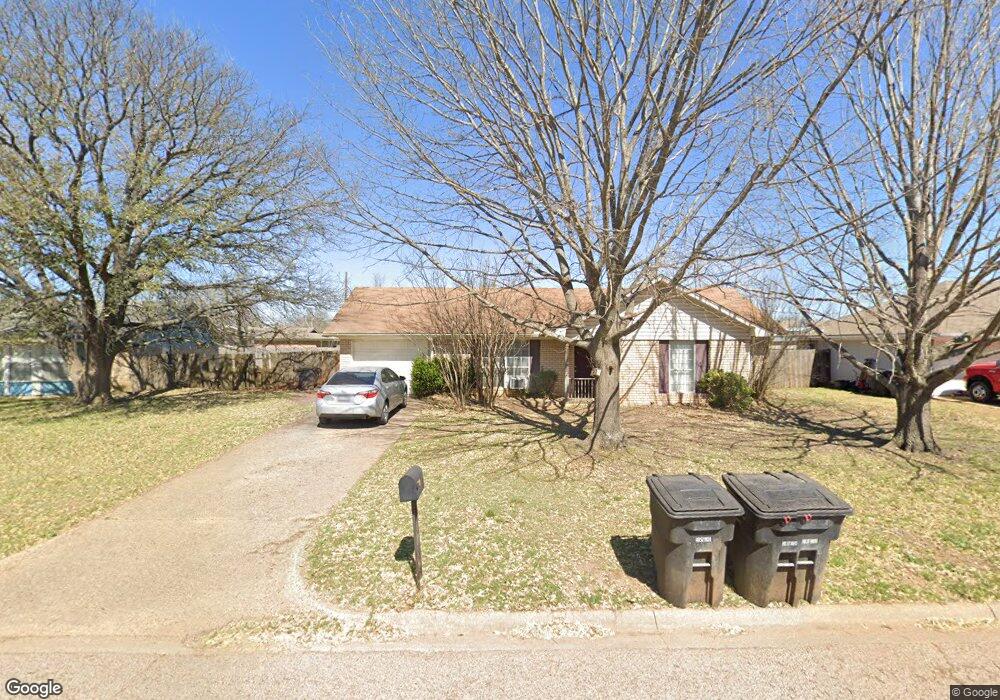 1114 Sandstone Dr, Cleburne, TX 76033 - photo 1