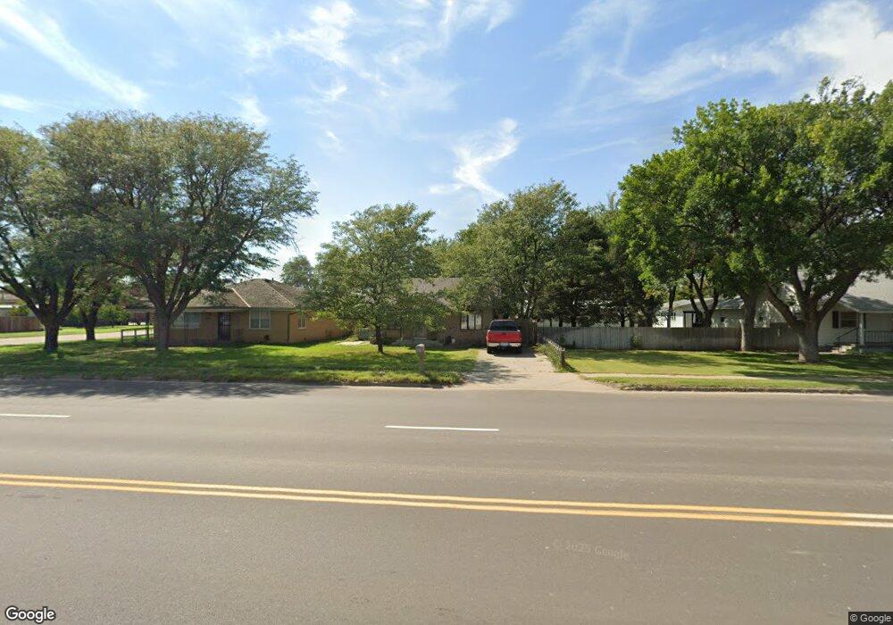 925 S Main St, Hugoton, KS 67951 - photo 1