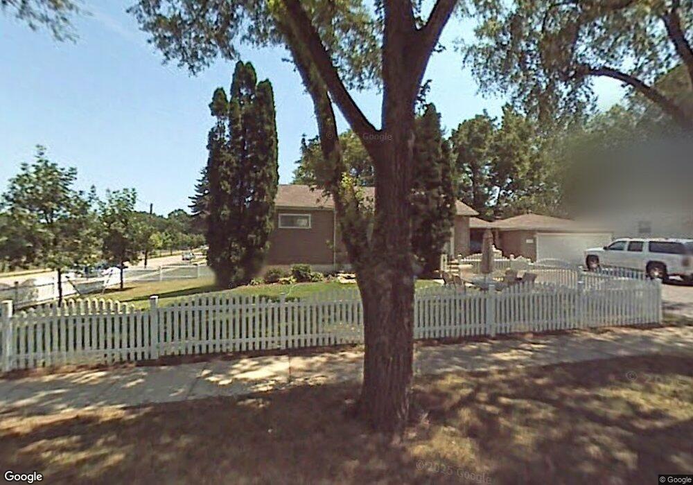 2115 Cherokee Rd, Waukegan, IL 60087 - photo 1