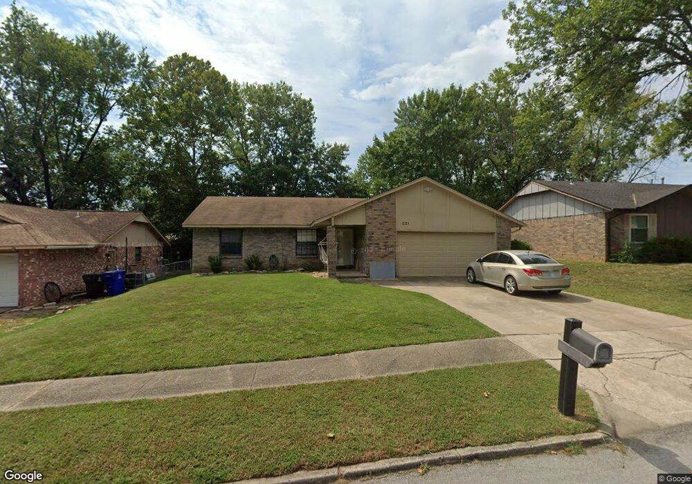221 W Waco Place, Broken Arrow, OK 74011 - photo 1