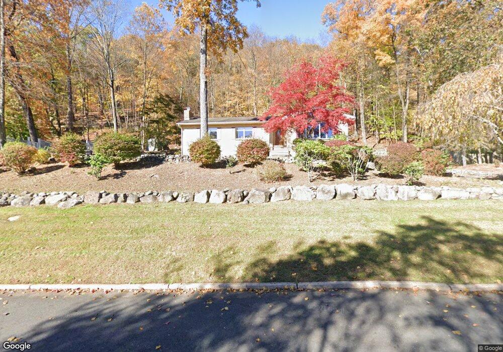 47 W Gate Rd, Suffern, NY 10901 - photo 1