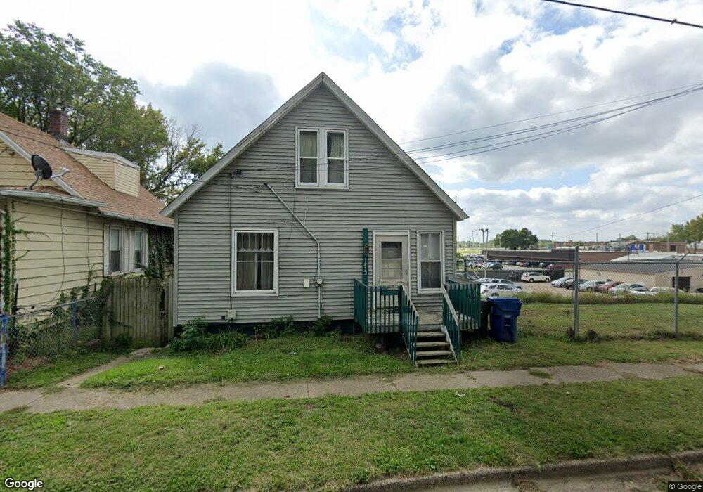1213 W 4 1/2 St, Davenport, IA 52802 - photo 1