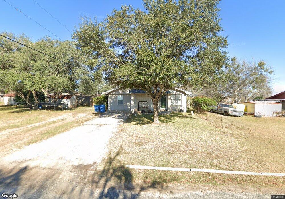 904 W Inez St, Beeville, TX 78102 - photo 1
