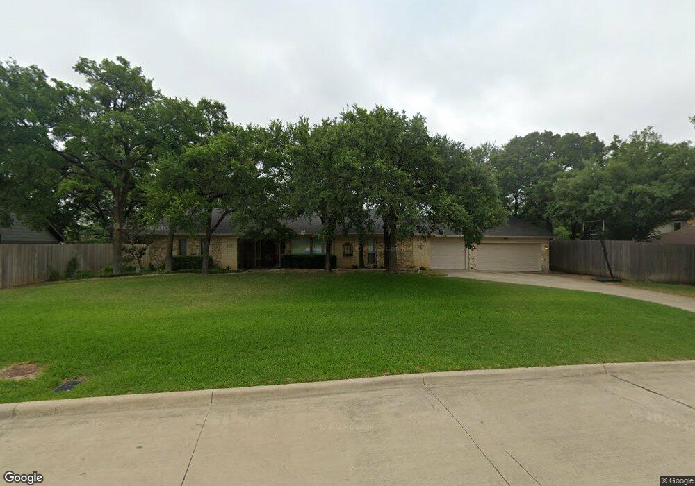 318 Somerset Cir, Bedford, TX 76022 - photo 1
