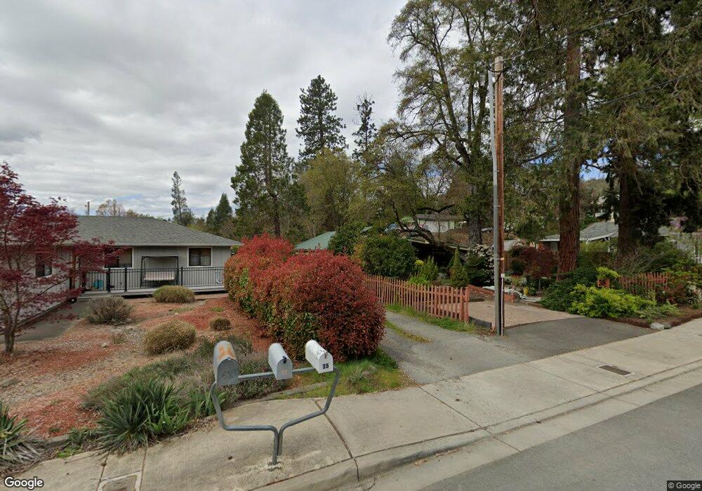 38 SW Eastern Ave, Grants Pass, OR 97526 - photo 1