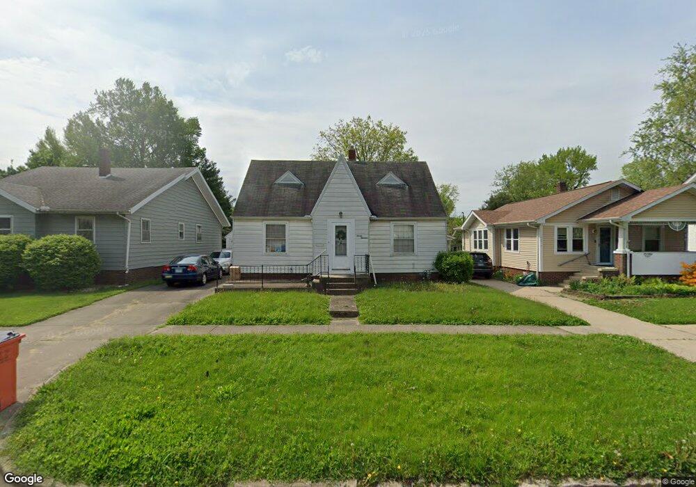 3013 Prairie Ave, Mattoon, IL 61938 - photo 1