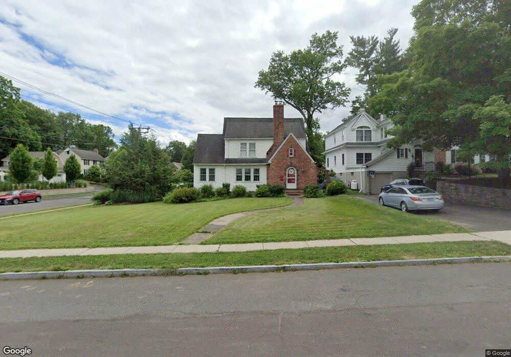 67 Bainbridge Rd, West Hartford, CT 06119 - photo 1