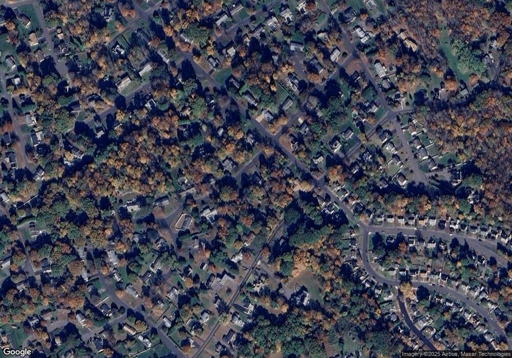 55 Deepwood Rd, Naugatuck, CT 06770 - photo 1