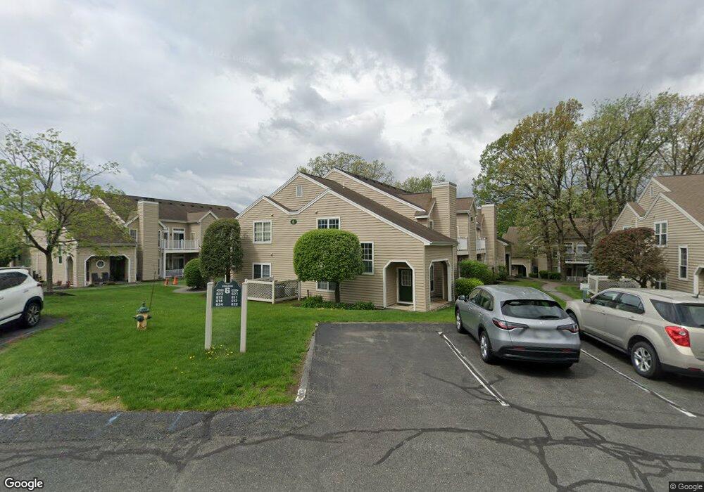 622 Hampton Place Blvd, Troy, NY 12180 - photo 1