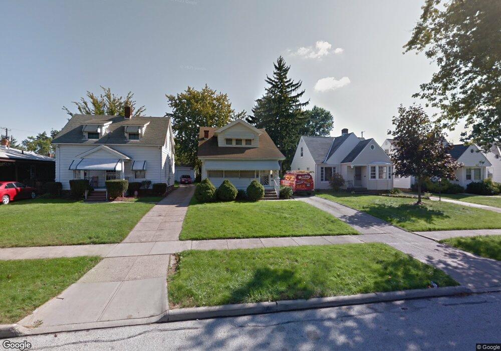 5145 Anthony St, Maple Heights, OH 44137 - photo 1