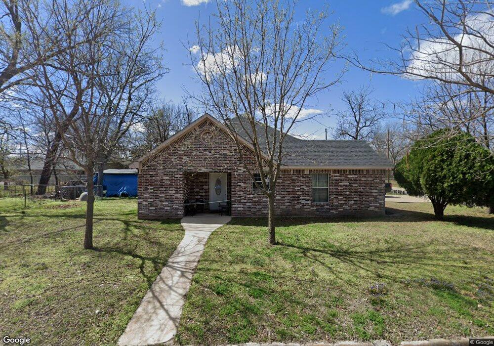1624 Gribble St, Gainesville, TX 76240 - photo 1