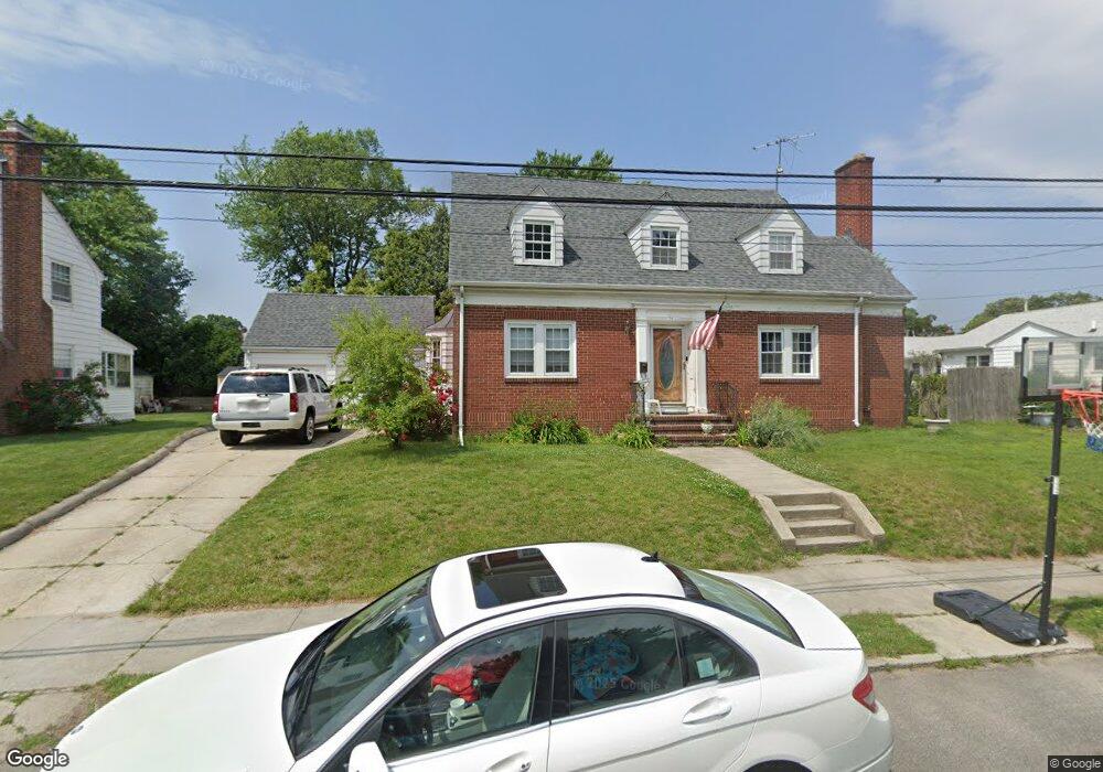 74 Brookside Dr, Cranston, RI 02910 - photo 1