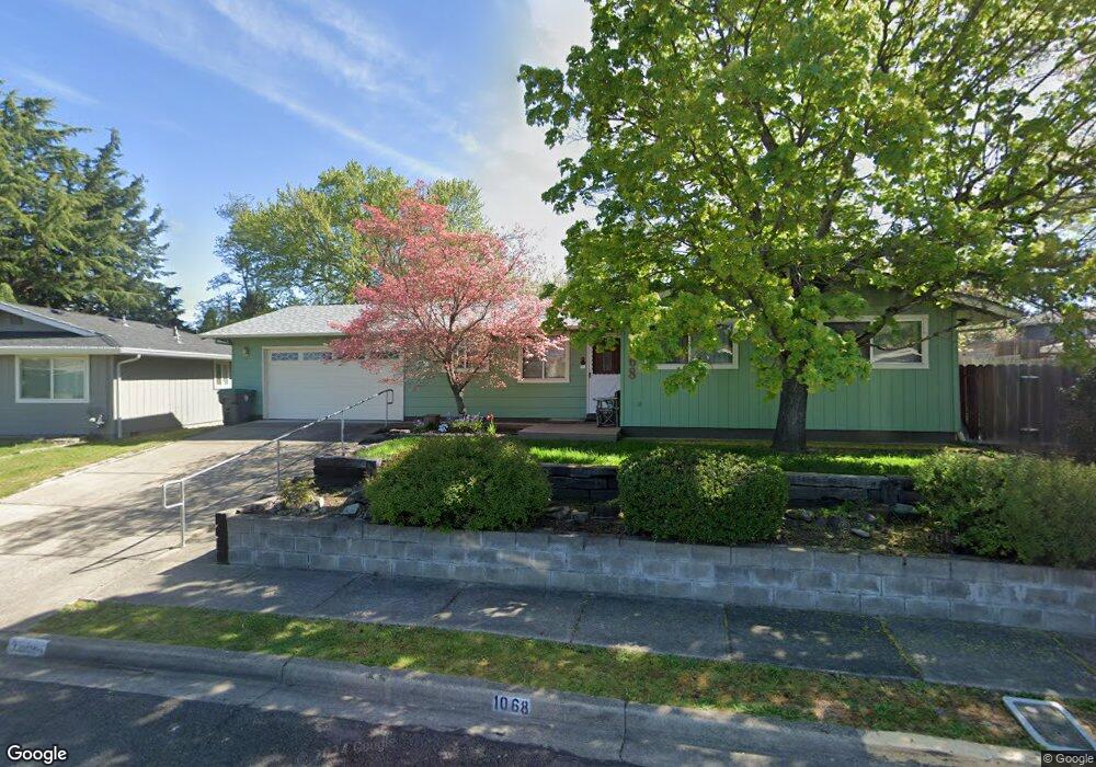 1068 N 5th St, Central Point, OR 97502 - photo 1