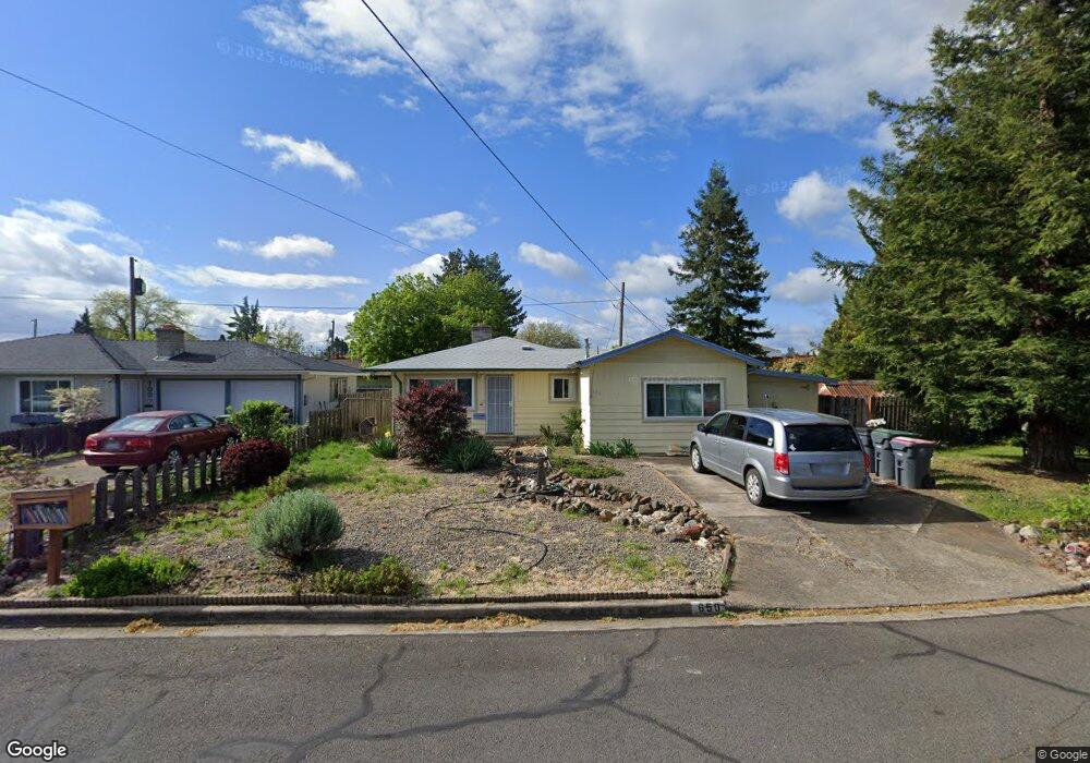 650 Ash St, Central Point, OR 97502 - photo 1