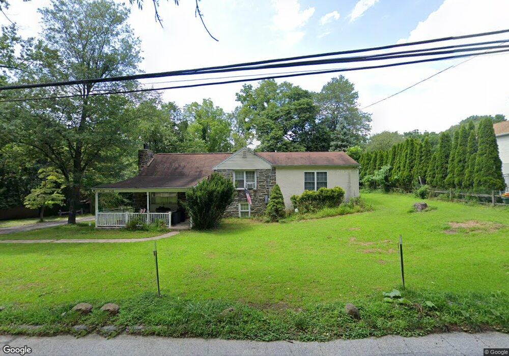 716 Crum Creek Rd, Broomall, PA 19008 - photo 1
