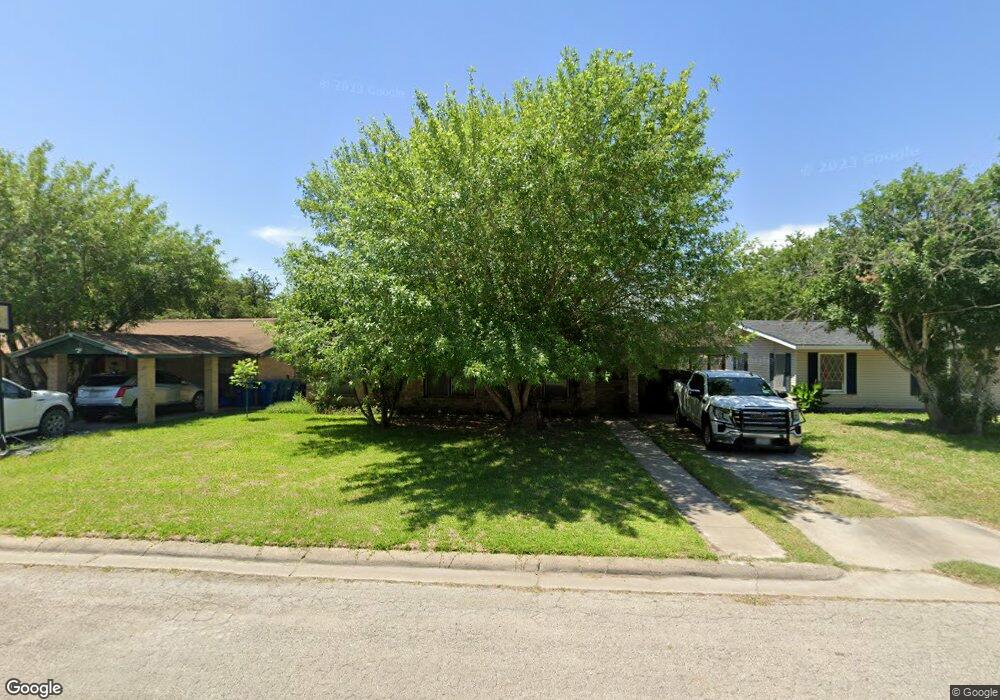 1305 Retama St, Beeville, TX 78102 - photo 1