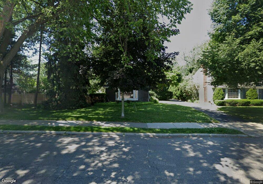 435 Fisher Rd, Grosse Pointe, MI 48230 - photo 1