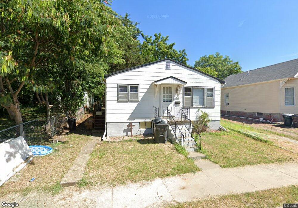 911 W End Place, Moberly, MO 65270 - photo 1