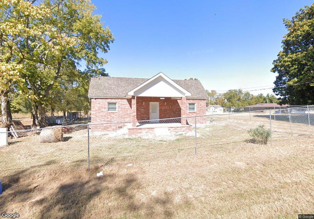 904 Southview St, Dyer, AR 72935 - photo 1