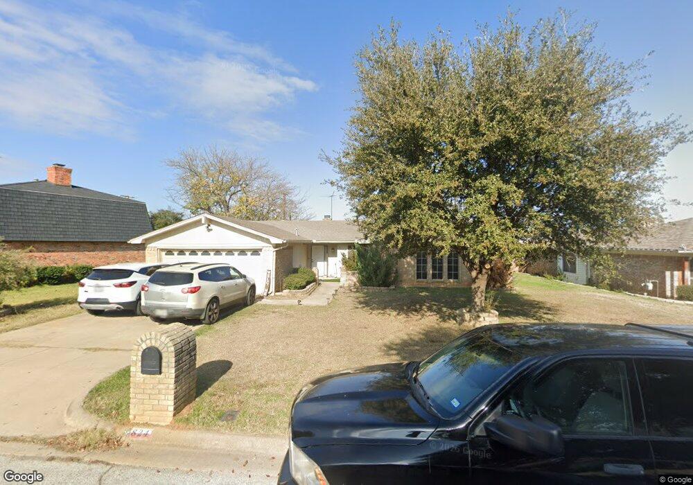 824 Overhill Ct, Hurst, TX 76053 - photo 1