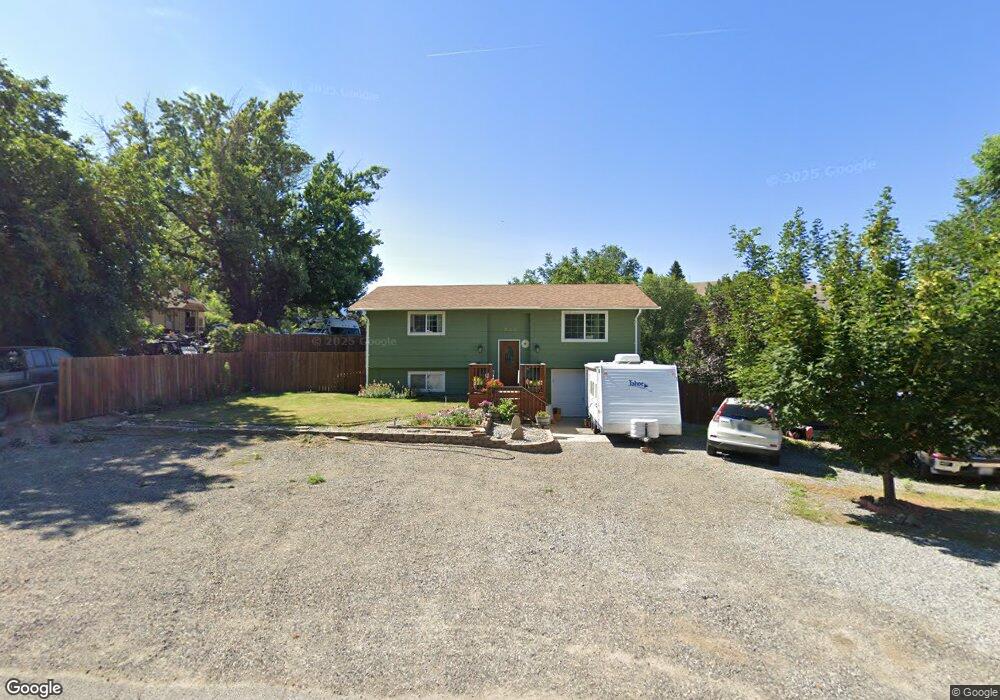 840 1st Place SE, East Wenatchee, WA 98802 - photo 1