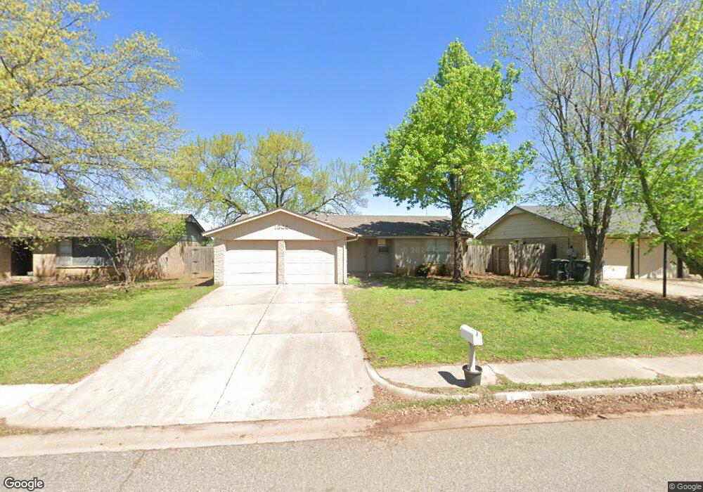 1305 Swan Lake Rd, Edmond, OK 73003 - photo 1