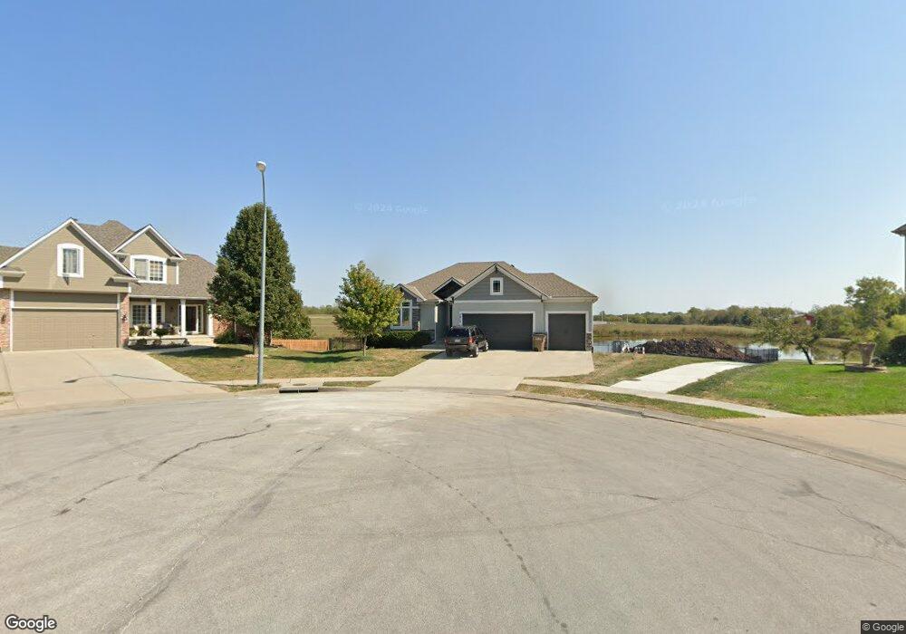2123 Knoll Creek Ln, Raymore, MO 64083 - photo 1