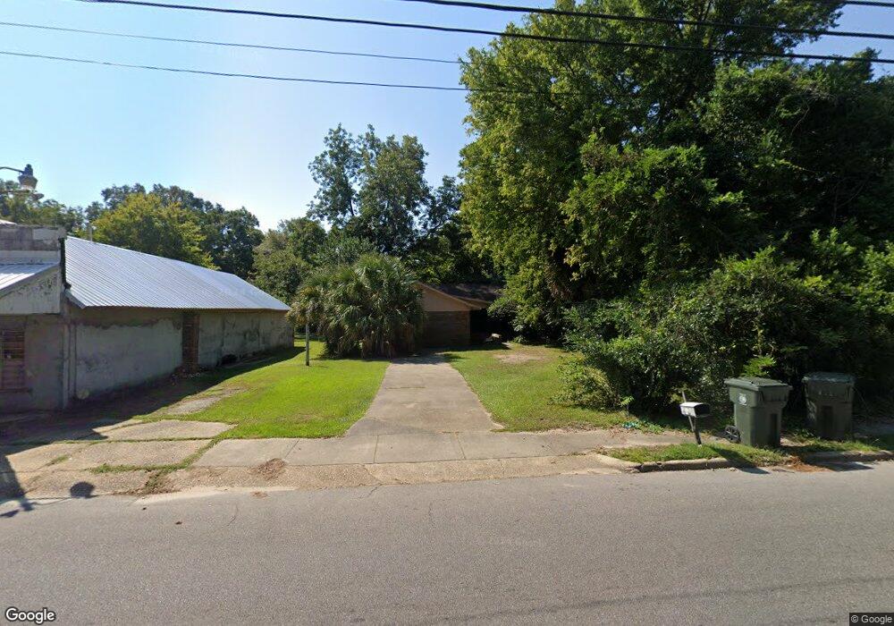 812 E Burdeshaw St, Dothan, AL 36303 - photo 1