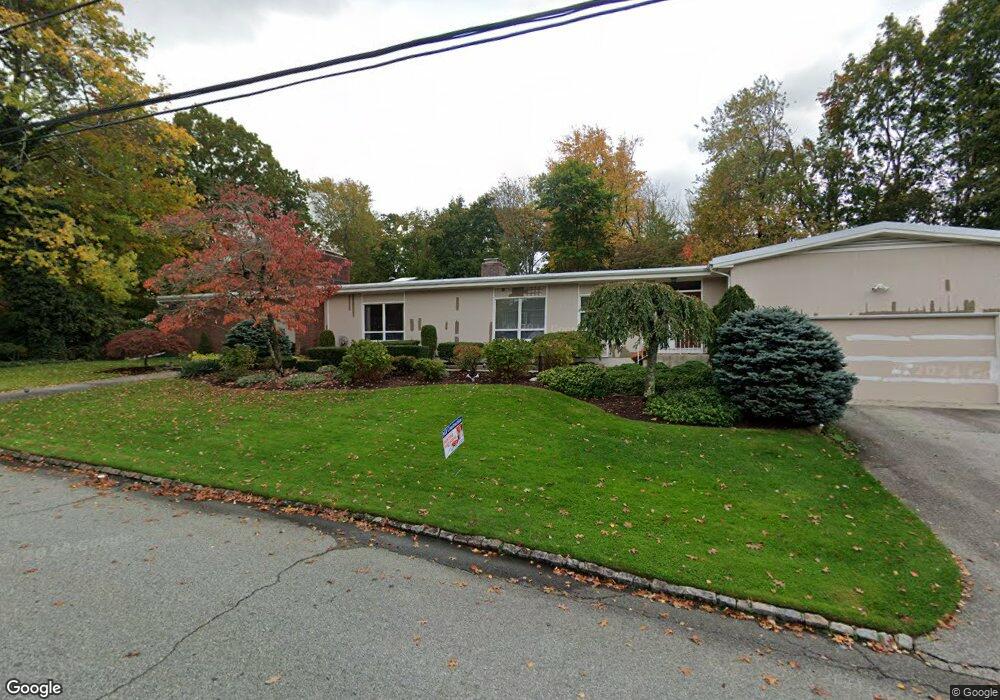 136 E Hill Dr, Cranston, RI 02920 - photo 1