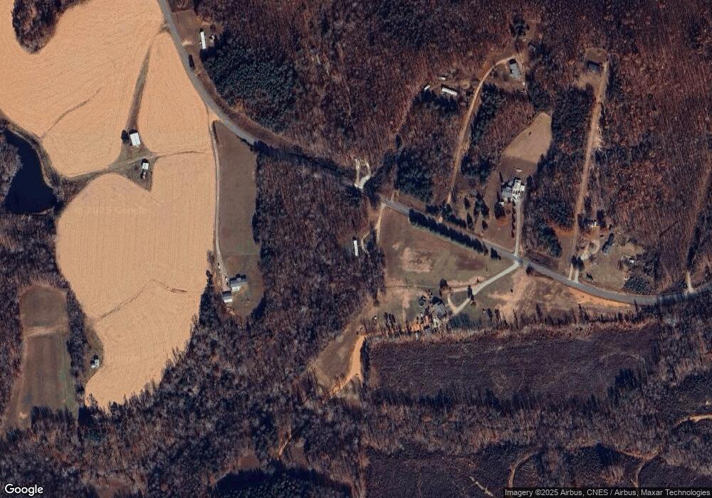 985 Robinhood Rd, Callands, VA 24530 - photo 1