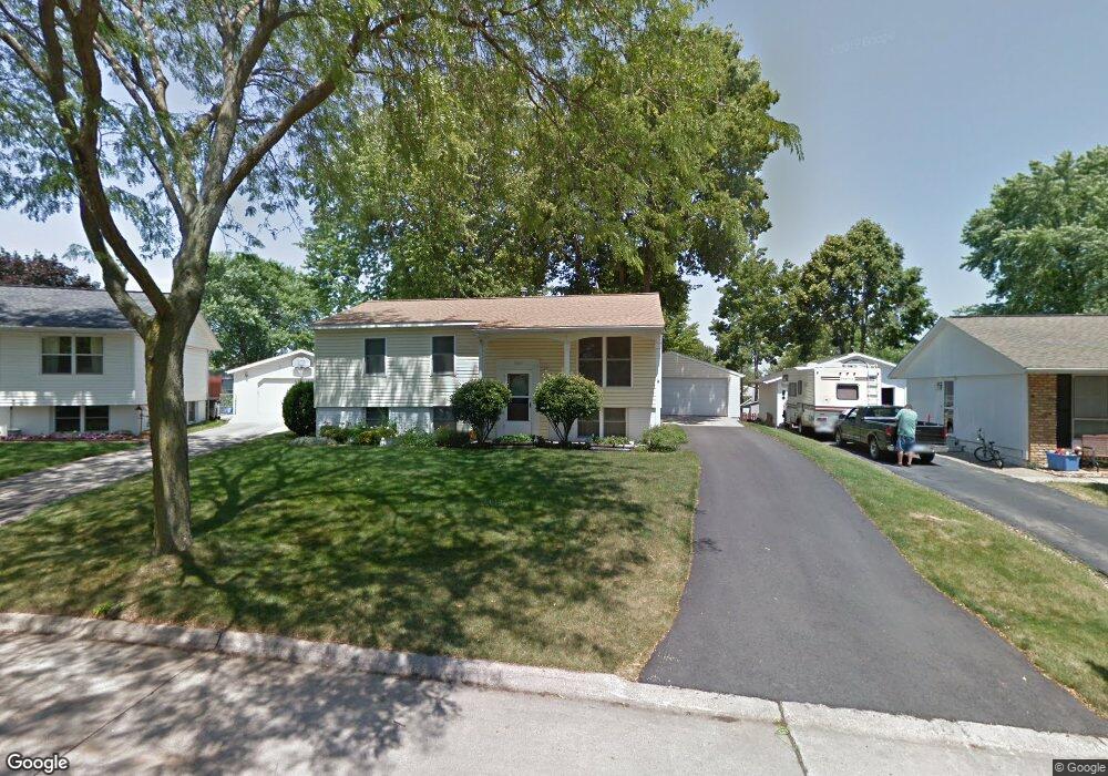 3404 Ardsley Ln SW, Cedar Rapids, IA 52404 - photo 1