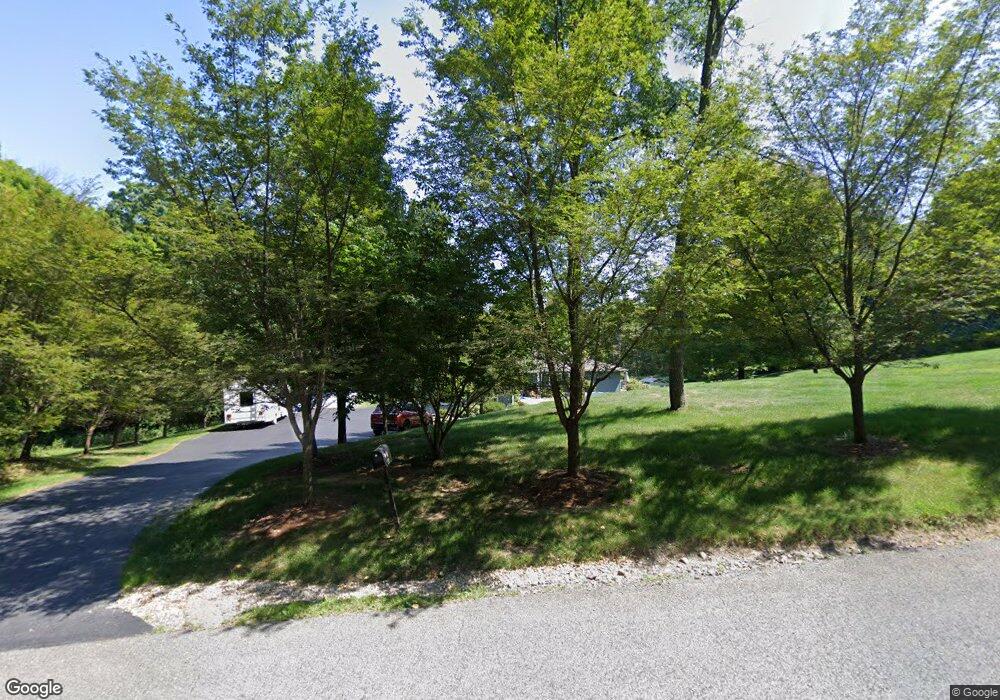 404 Buckhorn Dr, Belvidere, NJ 07823 - photo 1