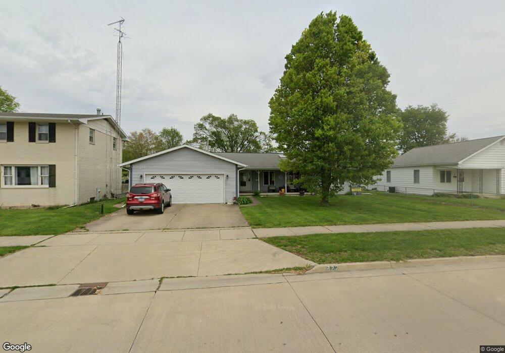 822 Pulaski St, Lincoln, IL 62656 - photo 1