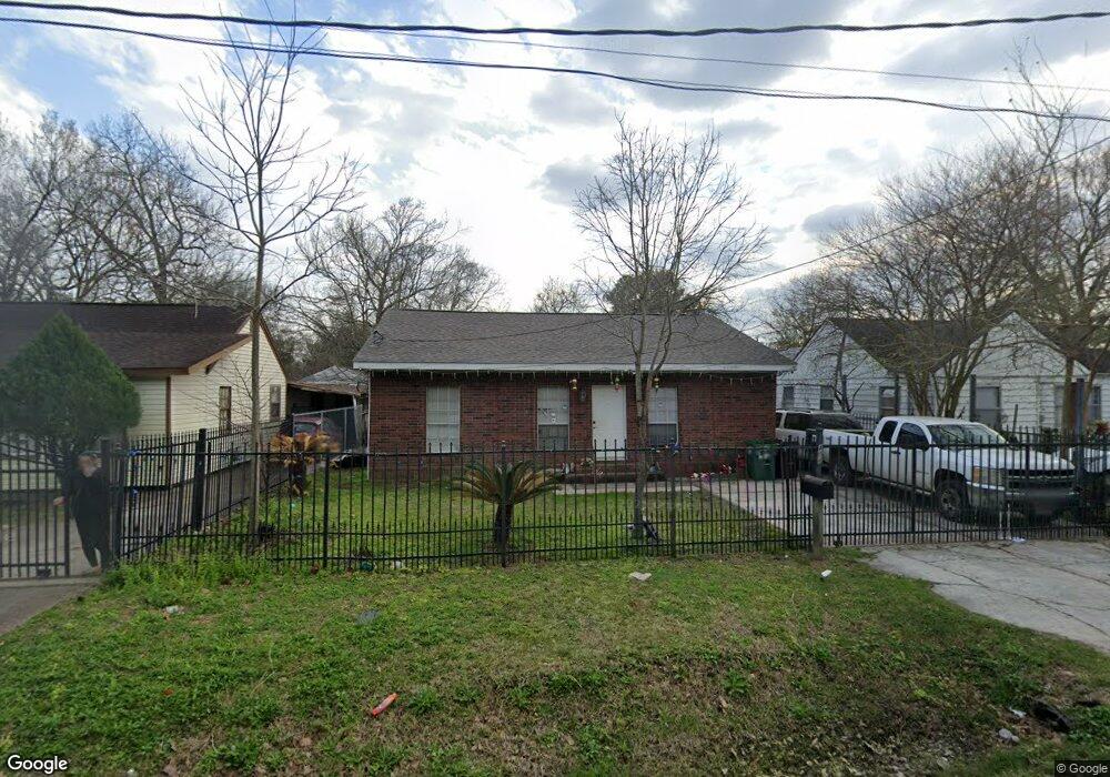 404 Dorchester St, Houston, TX 77022 - photo 1