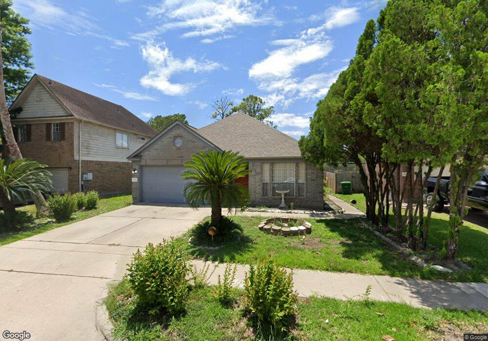 8715 Woodcamp Dr, Houston, TX 77088 - photo 1