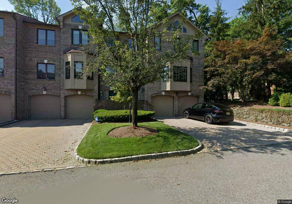 20 Sherbrooke Ct, Upper Saddle River, NJ 07458 - photo 1