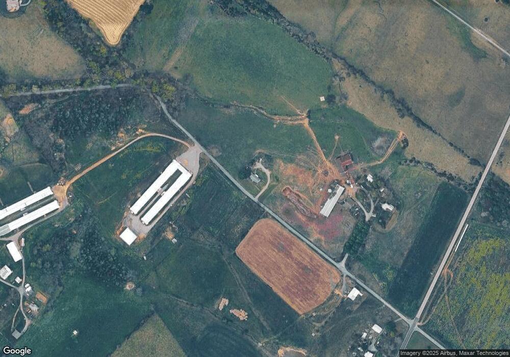 587 Miller Rd, Waynesboro, VA 22980 - photo 1