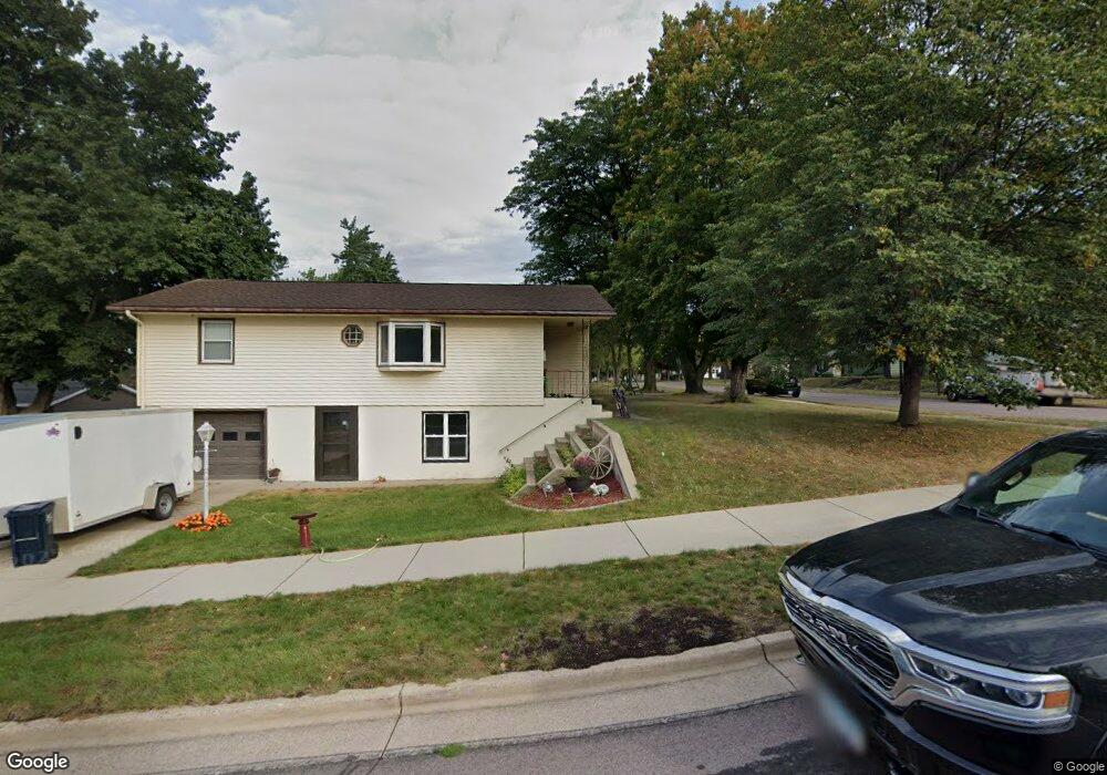 1226 S Washington St, New Ulm, MN 56073 - photo 1