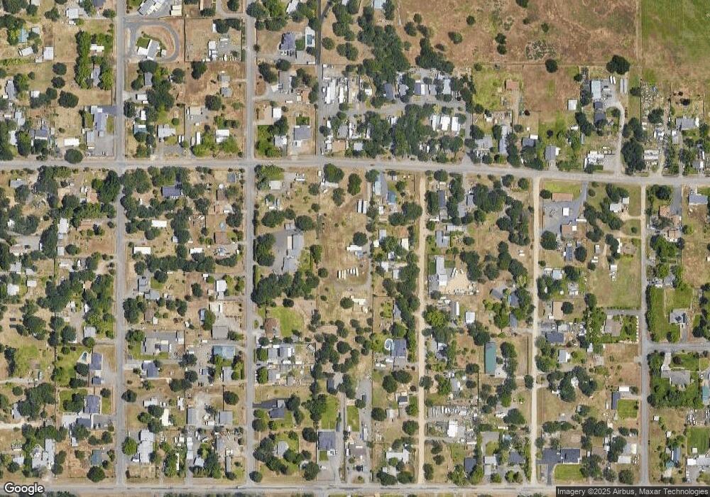 445 W Gregory Rd, Central Point, OR 97502 - photo 1