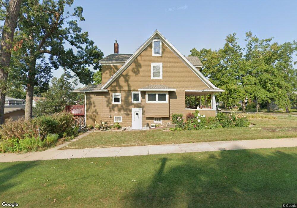 1957 4th Ave SE, Cedar Rapids, IA 52403 - photo 1