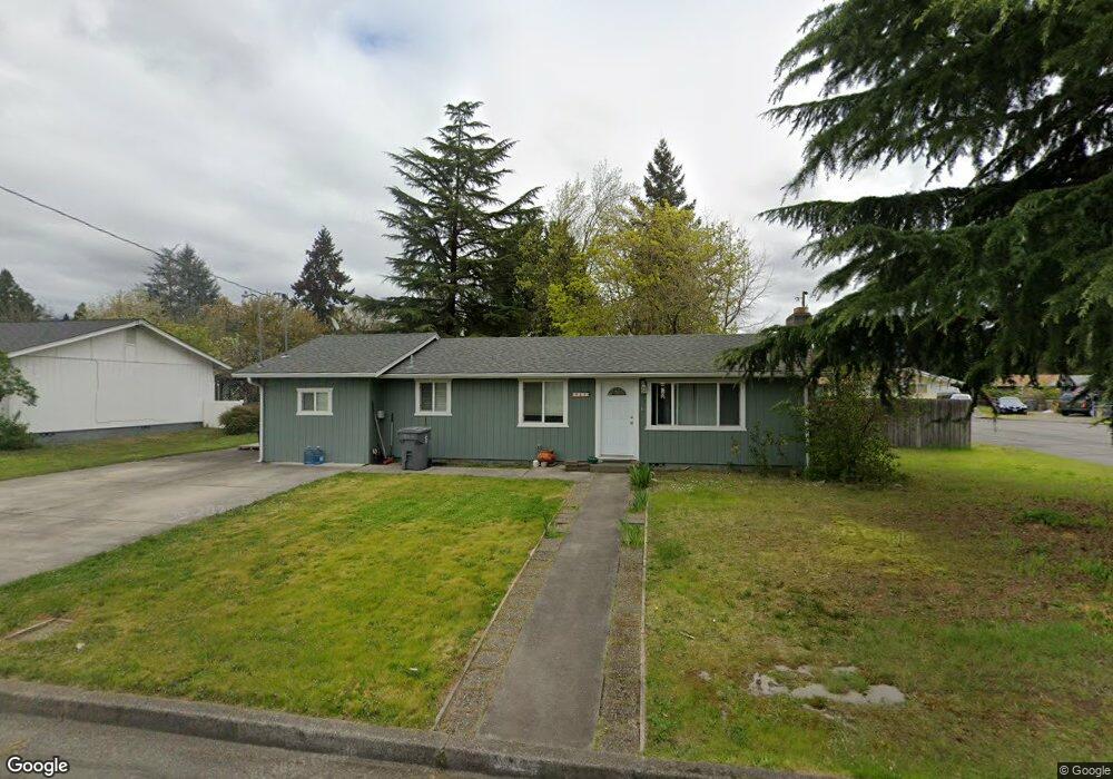 923 SW Cottonwood St, Grants Pass, OR 97526 - photo 1