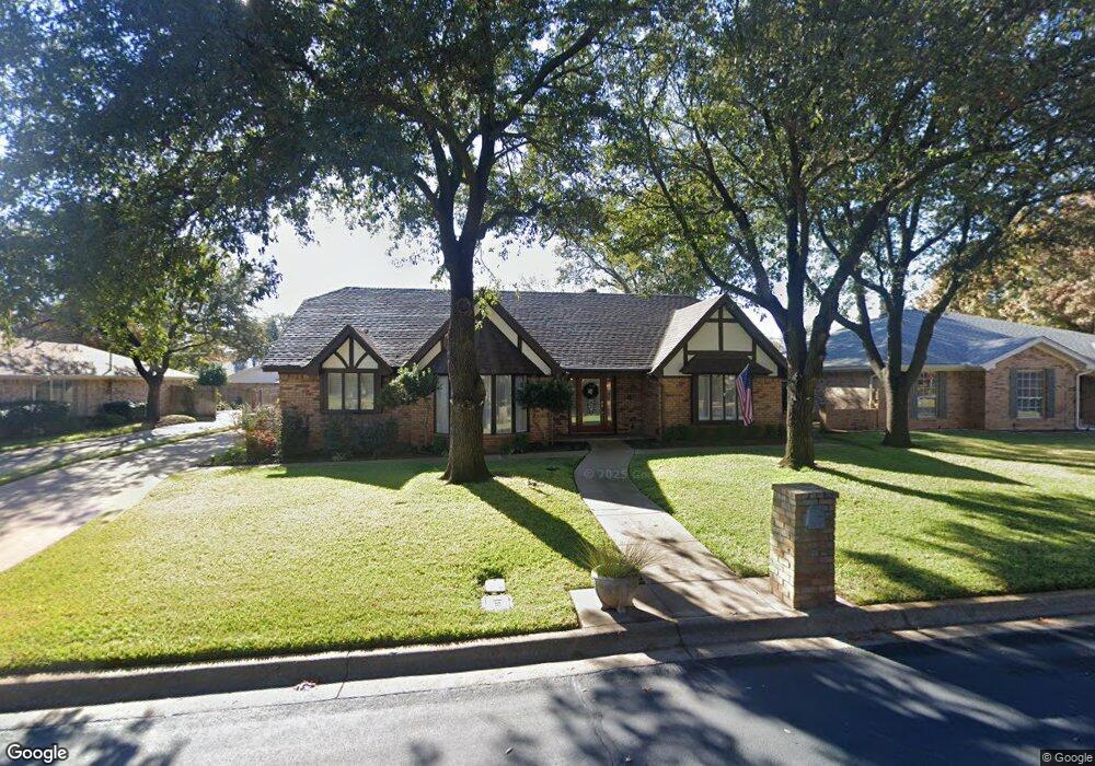 229 Baker Dr, Hurst, TX 76054 - photo 1