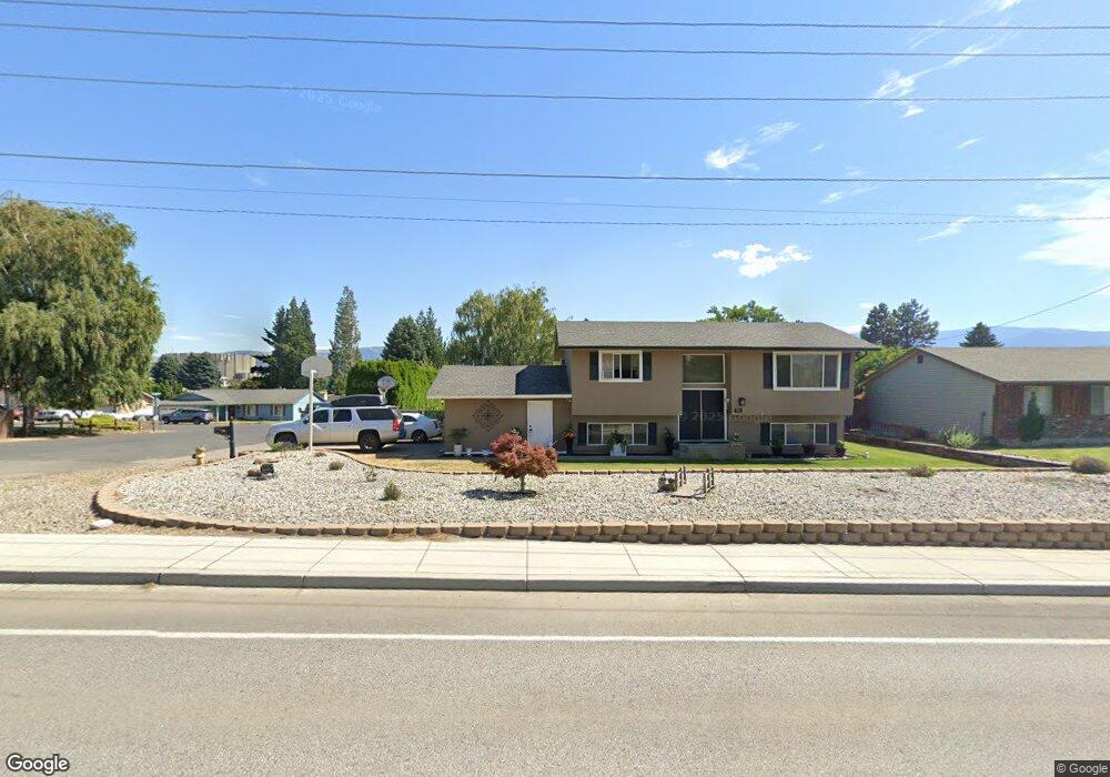 1208 10th St NE, East Wenatchee, WA 98802 - photo 1