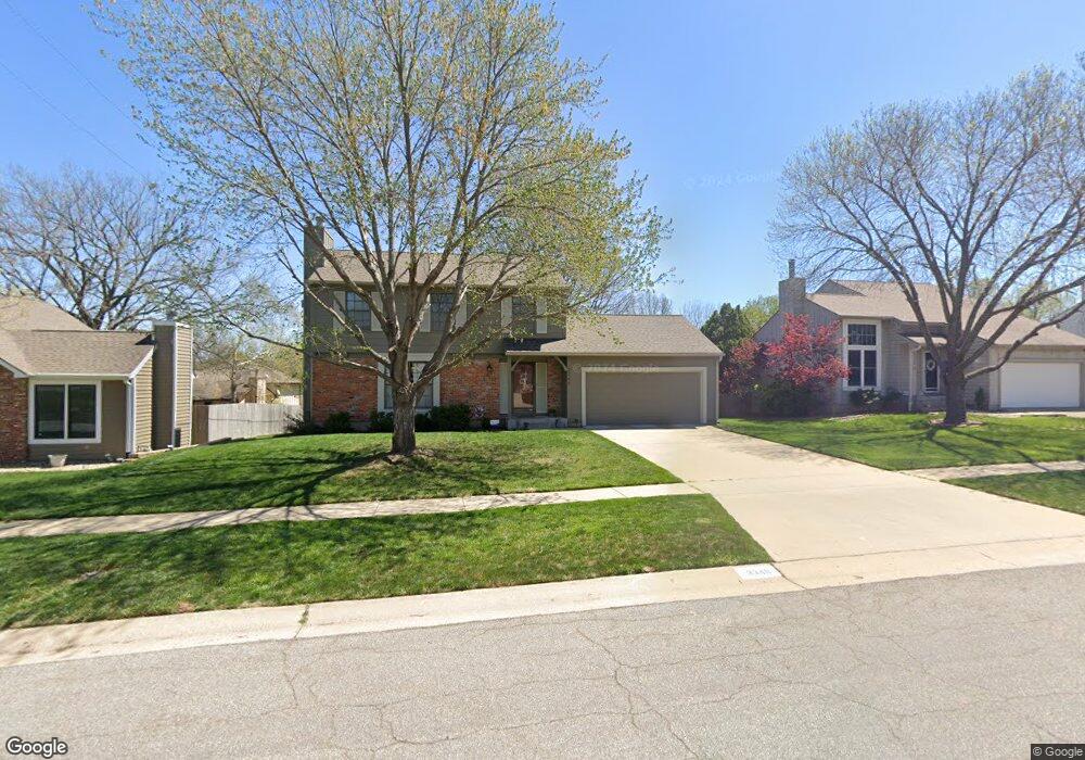 3348 SW Timberlake Ln, Topeka, KS 66614 - photo 1